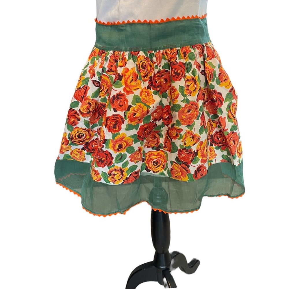 Hand made‎ 70s style floral kitchen apron small